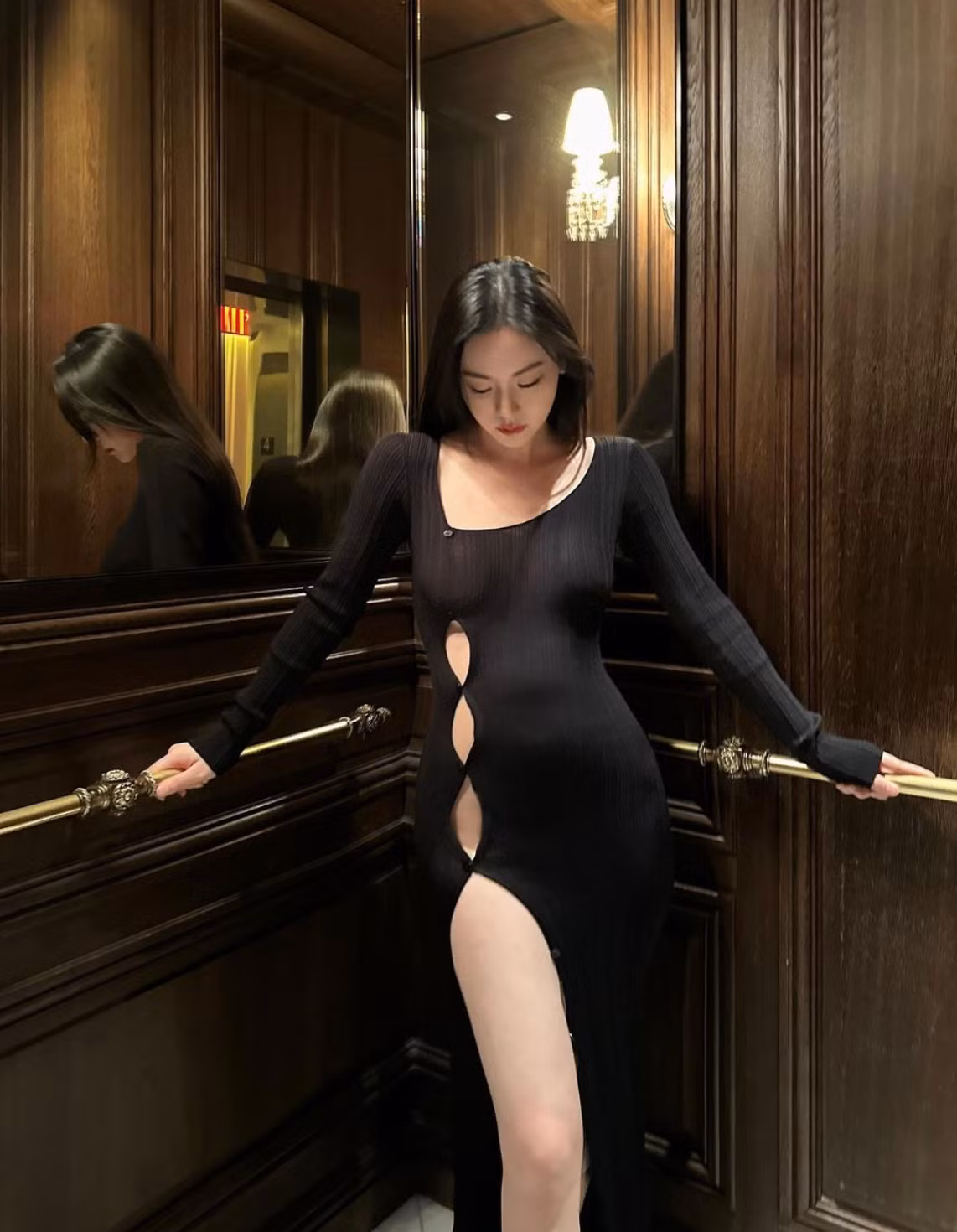 Cô thường chia sẻ hình ảnh đời thường của mình lên trang Instagram, hút hơn hàng chục nghìn fan hâm mộ.