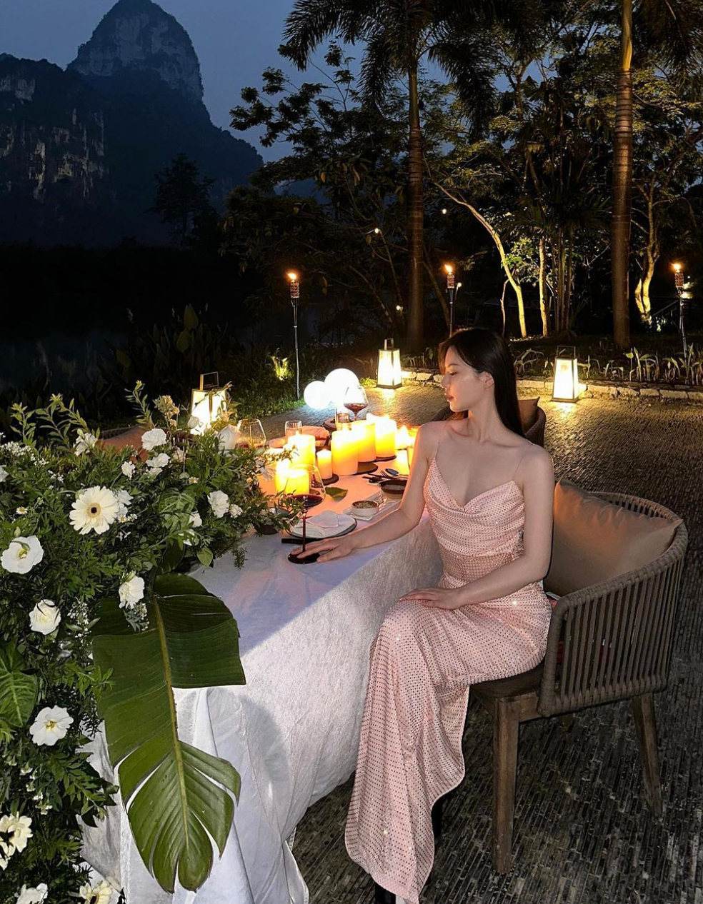 Sở hữu thần thái không thua gì người mẫu chuyên nghiệp, mỗi bức ảnh của cô khiến cho fan hâm mộ thả tim rất nhiều.