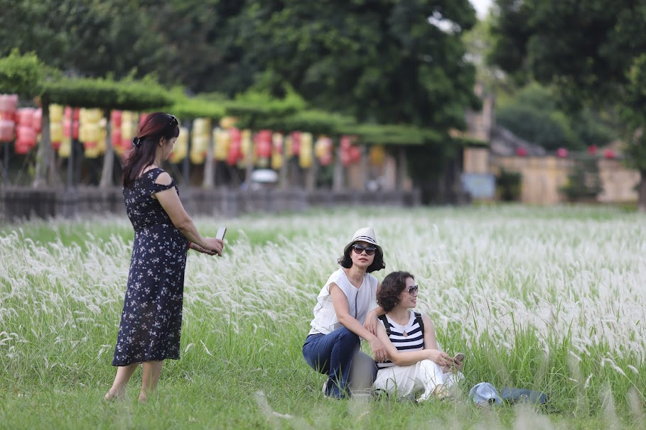 Thời điểm thích hợp để tham quan là vào buổi sáng sớm hoặc chiều tối, khi ánh sáng dịu nhẹ, tạo nên những bức ảnh đẹp hơn.