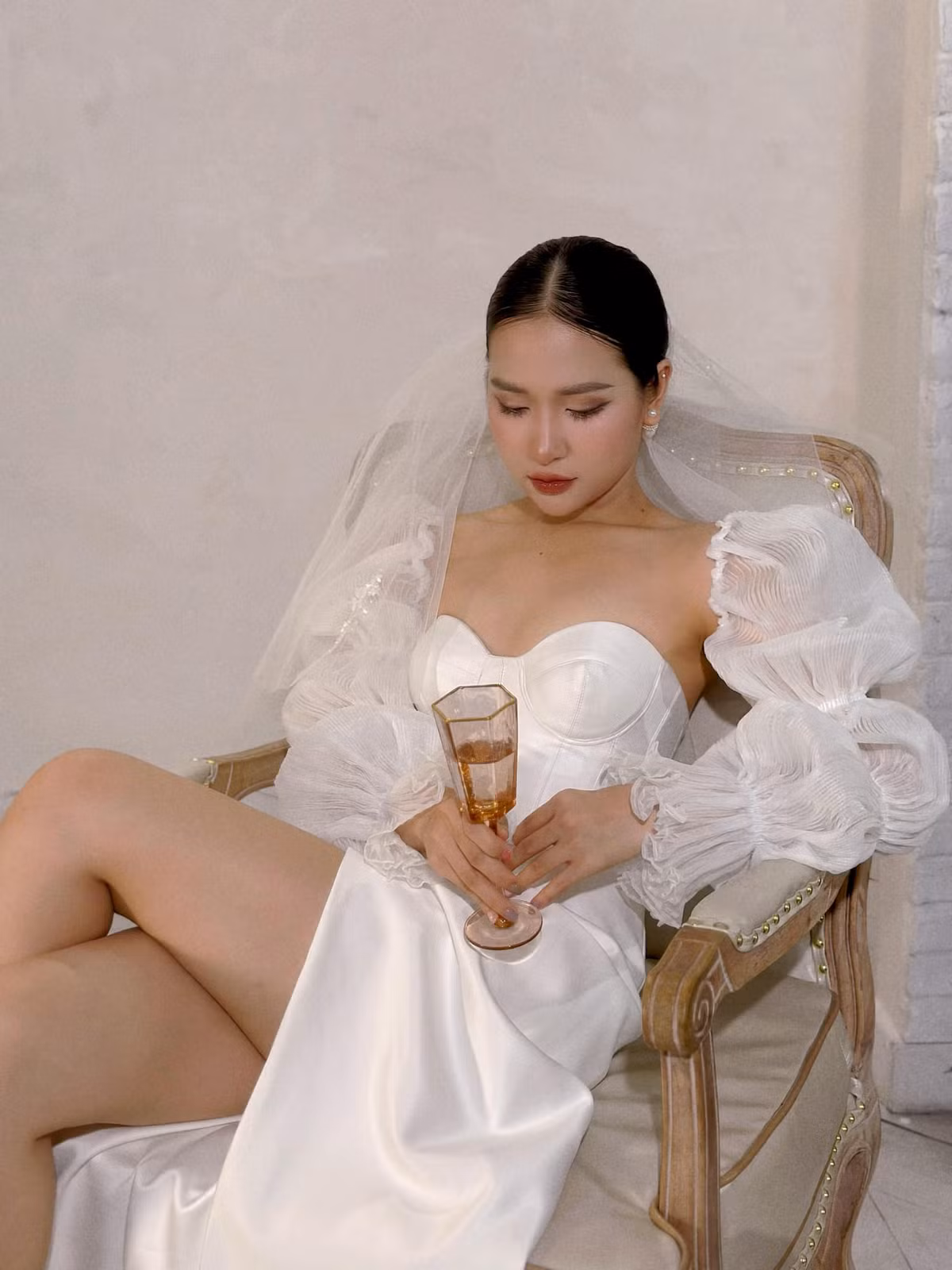 Hồ Quyên sở hữu vóc dáng đẹp tựa người mẫu khiến fan xao xuyến.