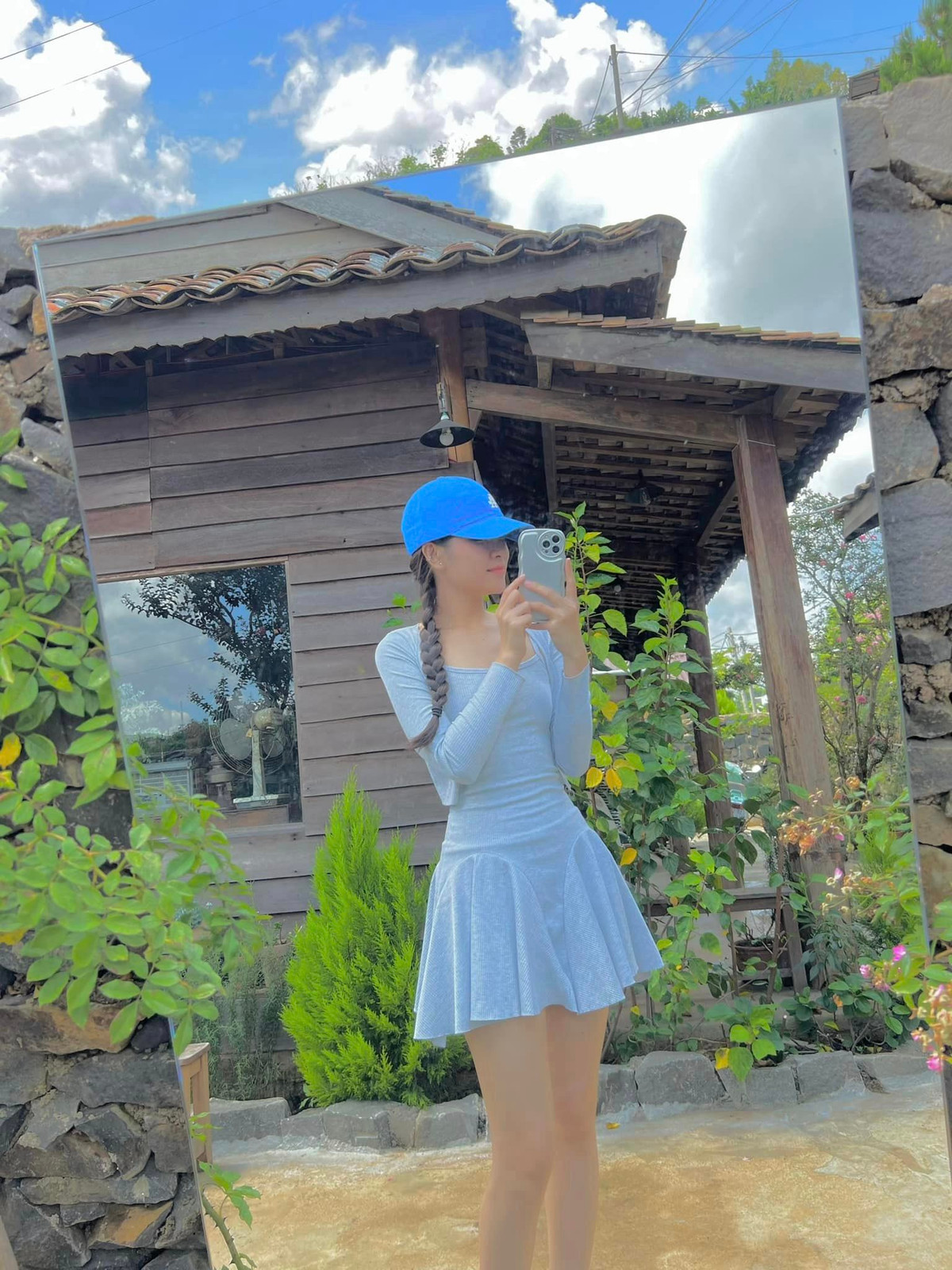 Hồ Quyên được nhận xét sở hữu body đẹp không thua kém bất kể nàng WAG nổi tiếng khác của bóng đá Việt Nam.