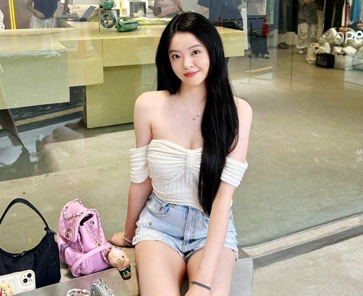 Vương Văn Dã theo đuổi phong cách gợi cảm ở tuổi trưởng thành.