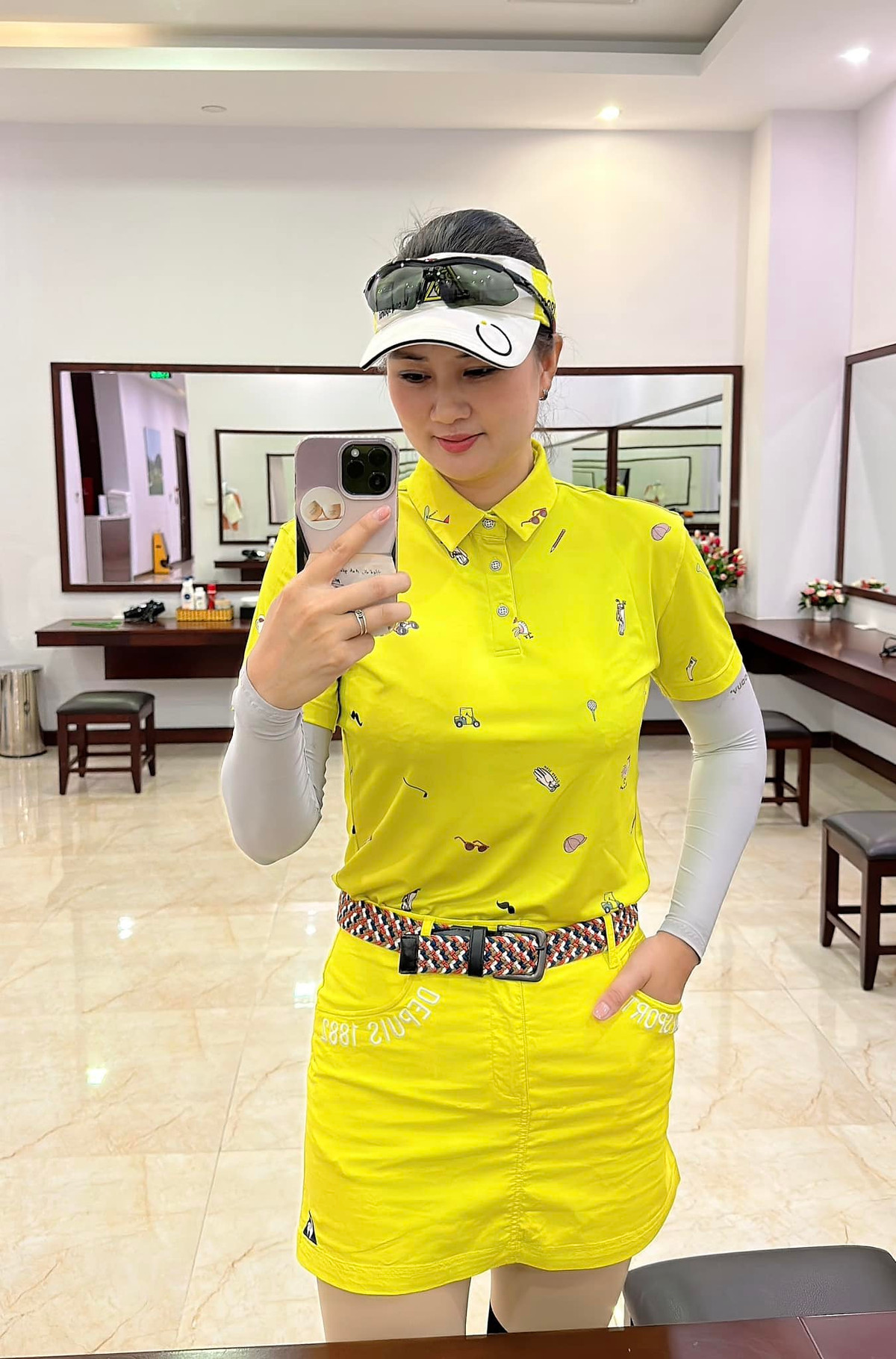 Được biết, Kim Huệ vừa bảo vệ thành công luận văn thạc sĩ Quản trị kinh tế tại trường Đại học kinh tế - Đại học quốc gia Hà Nội.