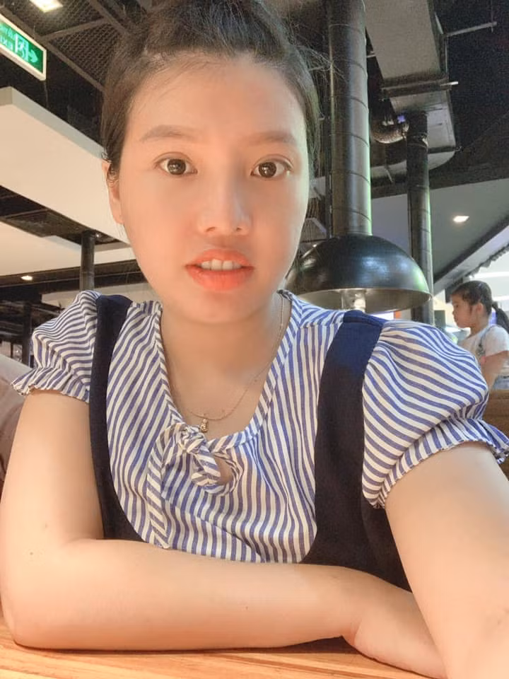 Hiện dù không nổi đình đám như 6 năm trước nhưng khi nhắc về Quách Thị Kim Phượng, ai nấy đều mừng và khâm phục trước nghị lực vươn lên của cô gái này. Ảnh: FBNV