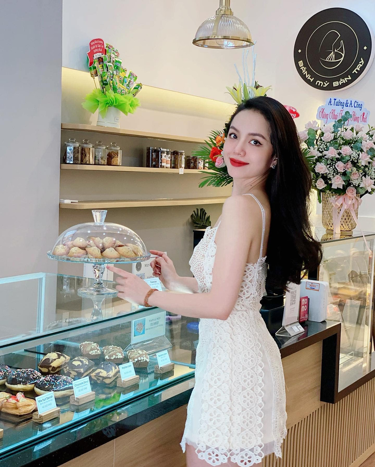 Ở ngoài đời, Thiện Mỹ gây ấn tượng bởi nhan sắc xinh đẹp cùng vóc dáng quyến rũ.