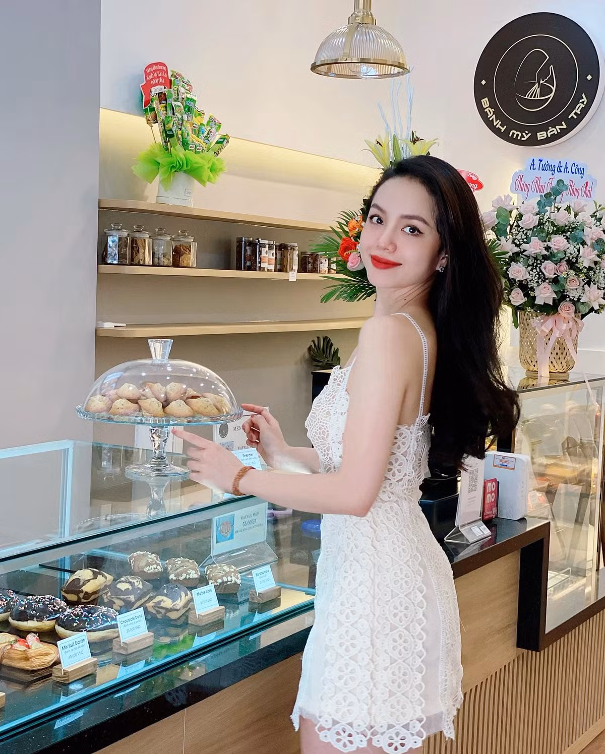 Ở ngoài đời, Thiện Mỹ gây ấn tượng bởi nhan sắc xinh đẹp cùng vóc dáng quyến rũ.