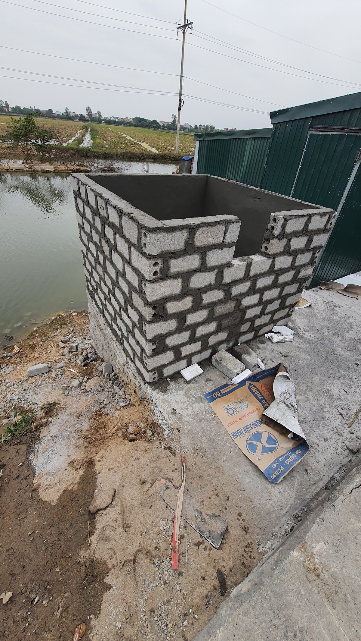 Vụ cháy nhà xưởng, lửa lan sang hàng xóm ở Ứng Hoà: Xem xét khởi tố - Hình 3 Vu chay nha xuong, lua lan sang hang xom o Ung Hoa: Xem xet khoi to-Hinh-3