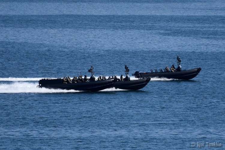 Theo báo cáo của truyền thông Nga, hợp đồng bán xuồng tuần tra cao tốc BK-10 cho một quốc gia châu Phi giấu tên đã được ký kết trong khoảng thời gian gần đây.