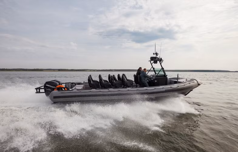 “Nội dung của hợp đồng là để cung cấp xuồng tấn công tốc độ cao BK-10 thuộc Dự án 02450", dịch vụ báo chí của Tổng công ty Rosoboronexport nêu rõ.