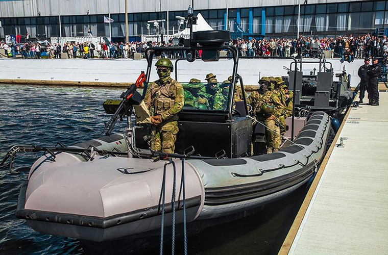 "Tổng Công ty xuất nhập khẩu vũ khí nhà nước Rosoboronexport bắt đầu thực hiện hợp đồng ngoại thương đầu tiên được ký kết gần đây với một khách hàng nước ngoài từ vùng hạ Sahara ở châu Phi”.