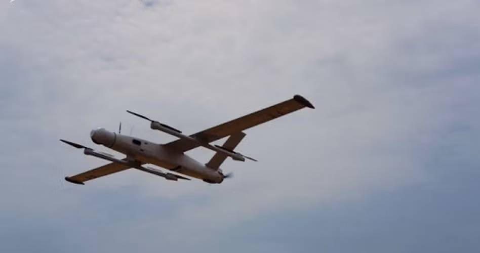 "Nhưng việc máy bay không người lái Israel xâm phạm biên giới mà chẳng bị tấn công là rất đáng ngạc nhiên, đặc biệt sau khi Damascus tuyên bố ý định sẵn sàng bắn hạ bất kỳ máy bay nào xâm phạm không phận của họ".