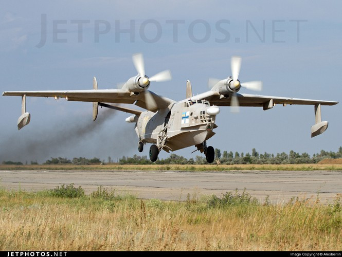 Mặc dù hải quân Ukraine đã được bổ sung phương tiện tác chiến dò tìm tàu ngầm khá lợi hại nhưng phía Nga không đánh giá cao chiếc thủy phi cơ này.