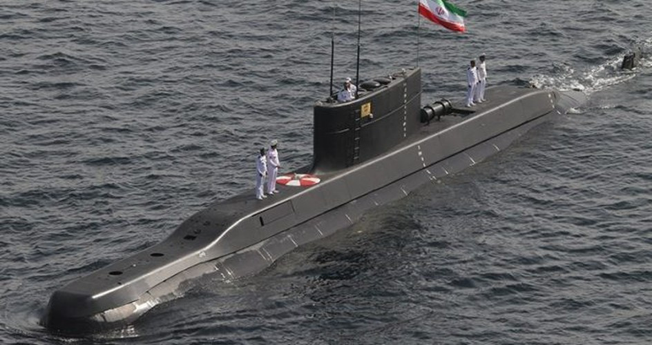 Được biết Fateh là lớp tàu ngầm bán nặng được thiết kế ở Iran, nó có lượng giãn nước đầy tải 600 tấn và có thể hoạt động trong 5 tuần ở độ sâu tối đa 200 m.