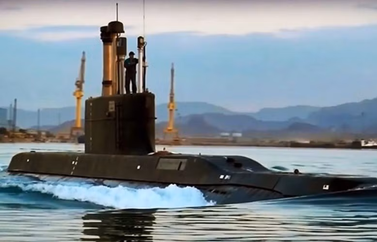 Cụ thể, Chuẩn đô đốc Hossein Khanzadi vào ngày 16/4 đã nhấn mạnh khả năng của tàu ngầm được trang bị lò phản ứng hạt nhân so với các loại tàu ngầm diesel - điện thông thường.