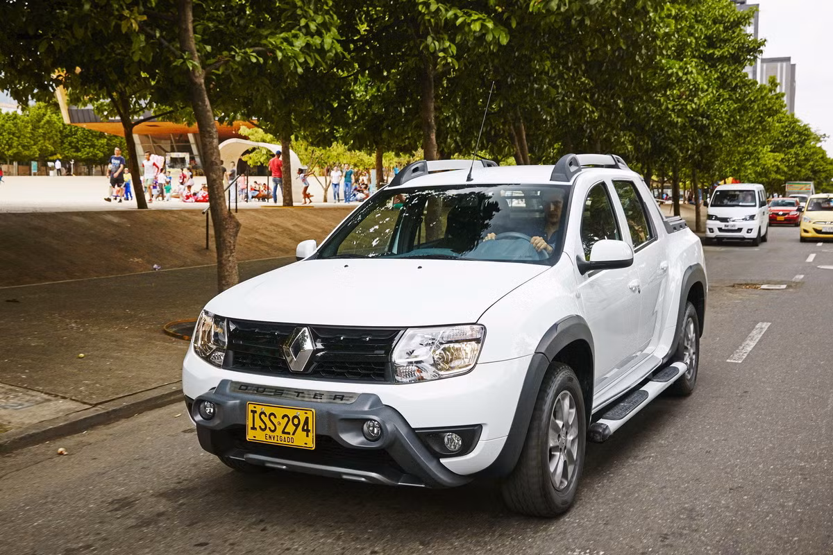 Có thể dự đoán, việc Reneault tung ra Alaskan khiến cho thị trường ôtô trong phân khúc bán tải trở nên nhộn nhịp hơn bao giờ hết và đe dọa đến những cái tên khác trong cùng phân khúc như Ford Ranger hay Toyota Hilux. Hiện giá bá của xe chưa được công bố.