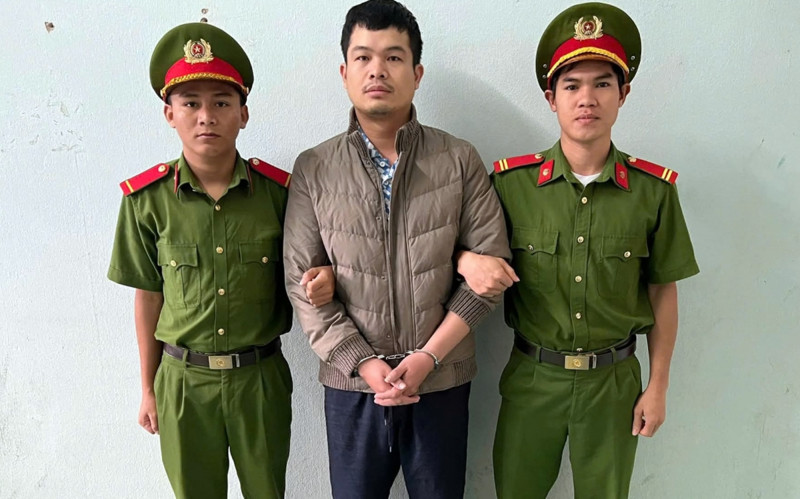 Bắt giam đối tượng chiếm đoạt tiền đặt cọc mua bán đất Bat giam doi tuong chiem doat tien dat coc mua ban dat