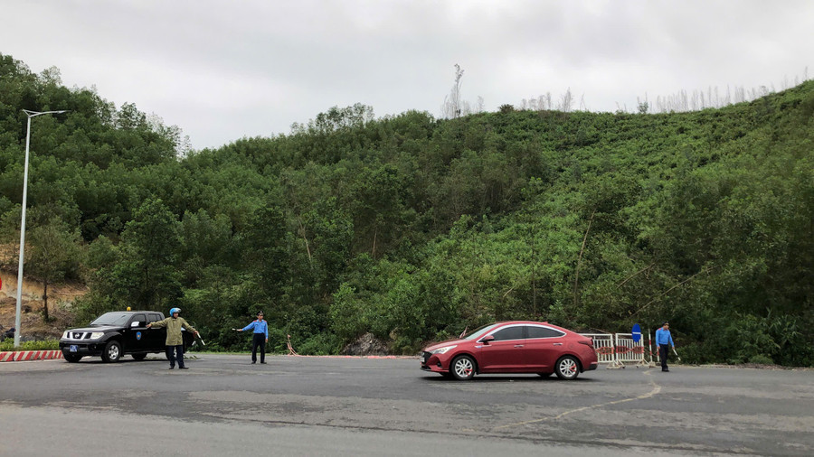 Sạt, trượt bùn đất gây tắc đường vành đai nghìn tỷ tại Đà Nẵng - Hình 3 Sat, truot bun dat gay tac duong vanh dai nghin ty tai Da Nang-Hinh-3