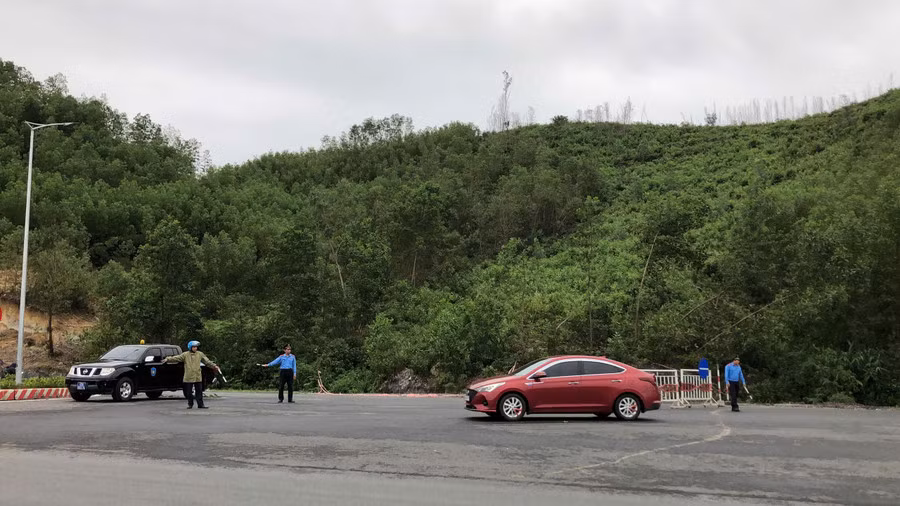 Sat, truot bun dat gay tac duong vanh dai nghin ty tai Da Nang-Hinh-3