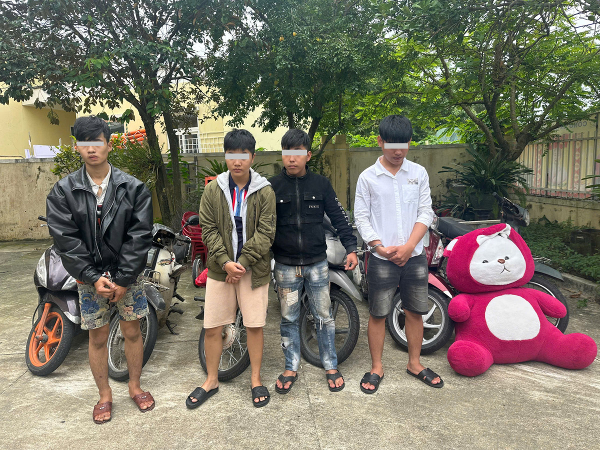 Bat nong nhom doi tuong trom ca xe may lan gau bong