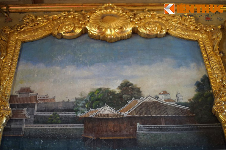 Màu chủ yếu ở cả 6 tranh là màu xanh diễn tả cây, màu lam của trời và nước, màu nâu của mái ngói và màu xám của cấu trúc gạch.