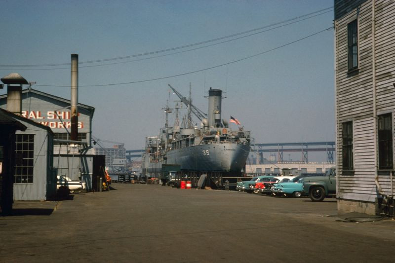 Tàu chiến USS Kankakee A0-39 ở cảng Đông Boston, tháng 6/1962. Ảnh: Dick Leonhardt Flickr.