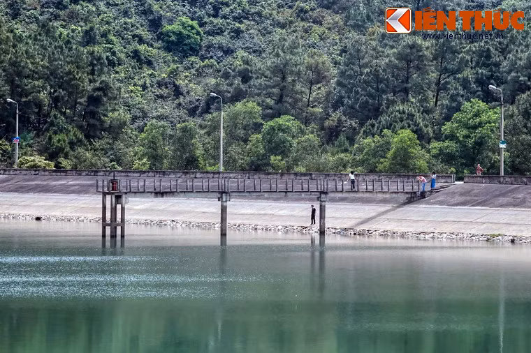 Trong những năm gần đây, hồ đã trở thành điểm du ngoạn thu hút rất nhiều khách du lịch mỗi khi đến với Hồng Lĩnh.