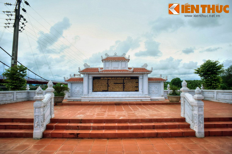 Từ khi đền khánh thành, hàng năm có rất nhiều thân nhân, đồng đội cũng như đoàn hành hương về đây để bày tỏ lòng tri ân đối với những liệt sĩ vẫn nằm trong lòng đất mẹ.