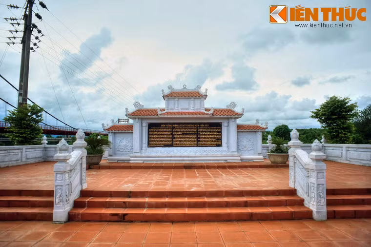 Từ khi đền khánh thành, hàng năm có rất nhiều thân nhân, đồng đội cũng như đoàn hành hương về đây để bày tỏ lòng tri ân đối với những liệt sĩ vẫn nằm trong lòng đất mẹ.