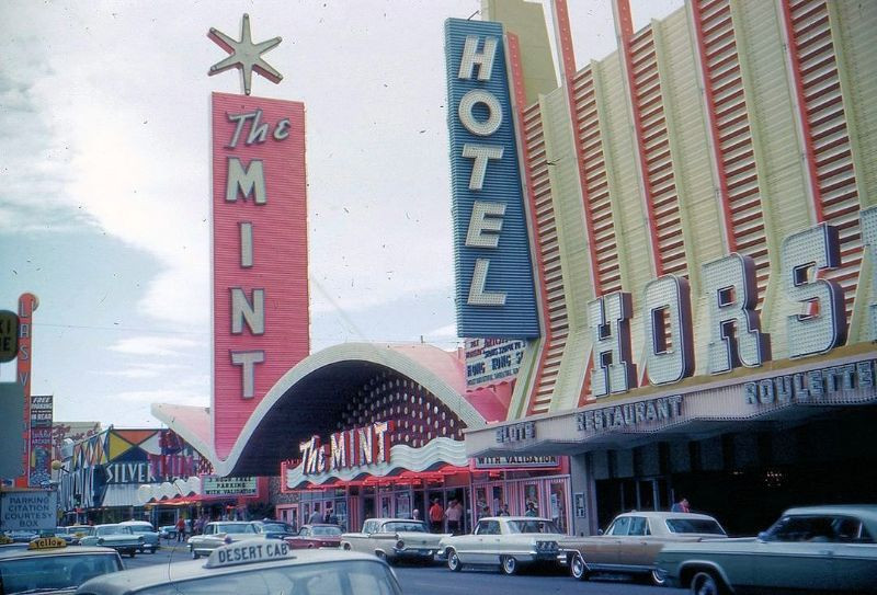 Khách sạn The Mint, tháng 2/1964. Ảnh: Vintag.