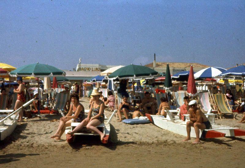 Trên bãi biển Viareggio. Ảnh: Fraser Pettigrew Flickr.