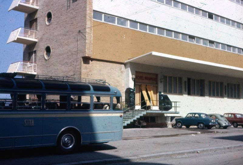Khách sạn Miramare ở thị trấn Castellammare di Stabia. Ảnh: Fraser Pettigrew Flickr.