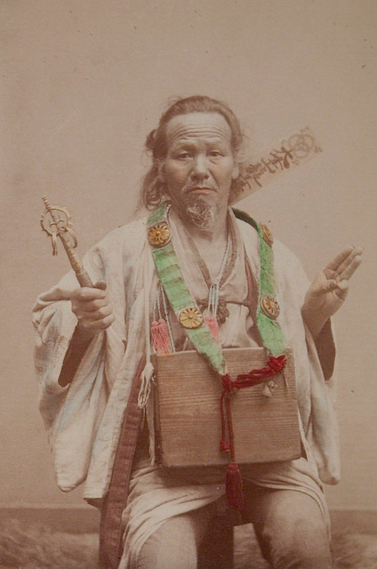 Chân dung một người hành hương. Ảnh: Kusakabe Kimbei.