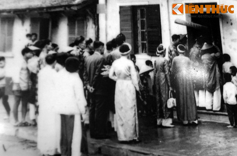 Đoàn nhà trai vào nhà gái, đám cưới cố họa sĩ Vinh Phối và bà Thạch Huệ.