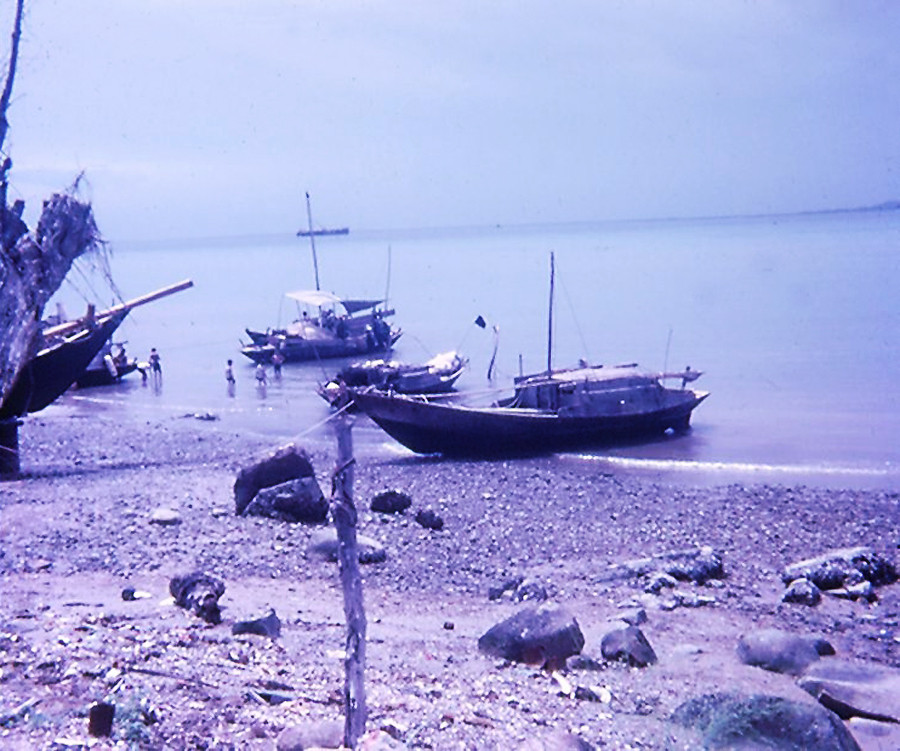 Bến thuyền của ngư dân gần bãi Dài. Ảnh: Rod O'Dell.