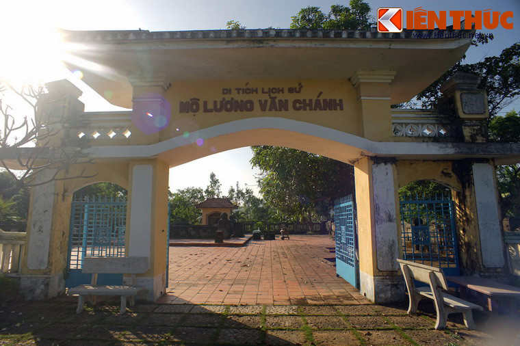 Nằm ở xã Hòa Trị, huyện Phú Hòa, tỉnh Phú Yên, lăng mộ danh nhân Lương Văn Chánh là nơi an nghỉ của người có công đầu mở mang vùng đất Phú Yên từ cuối thế kỷ 16 đền đầu thế kỷ 17.