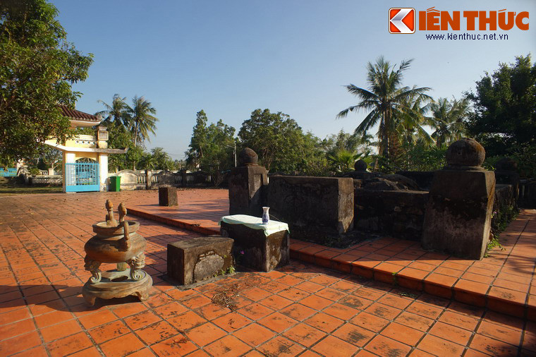 Cuối thế kỷ 16, Lương Văn Chánh theo chúa Nguyễn Hoàng vào mở mang vùng đất phương Nam. Do lập nhiều công lớn, ông được thăng chức “Đặc tiến Phụ quốc Thượng tướng quân”, sau đó được giao quyền điều hành huyện Tuy Viễn, trấn An Biên (nay thuộc tỉnh Bình Định).