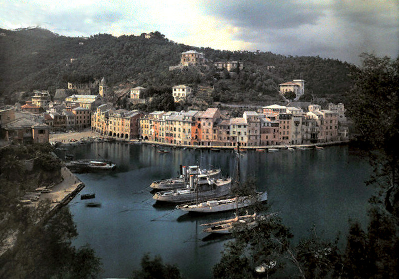 Làng Portofino nhìn từ phía cảng cá của ngôi làng, 1935. Ảnh: Hans Hildenbrand.