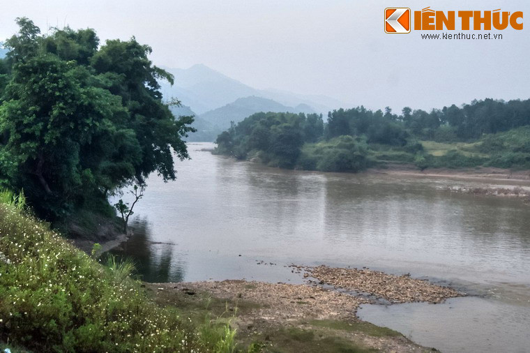 Với chiều dài 274 km, sông Lô là một trong năm con sông dài nhất ở miền Bắc Việt Nam (cùng sông Hồng, sông Đà, sông Cầu và sông Đáy).