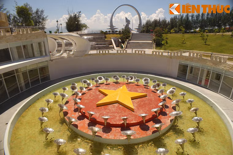 Hình ảnh khác về Khu tưởng niệm chiến sĩ Gạc Ma ở Khánh Hòa.