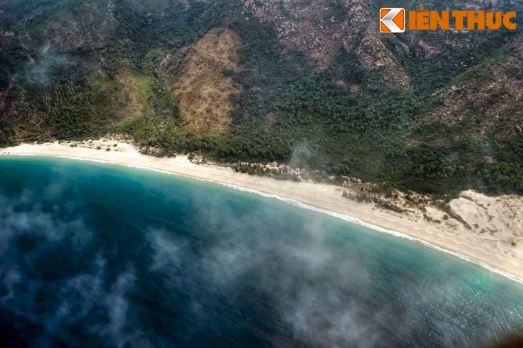 Vẻ hoang sơ của bãi biển phía Bắc mũi Cà Tiên, thuộc địa phận xã Cam Lập, TP Cam Ranh.