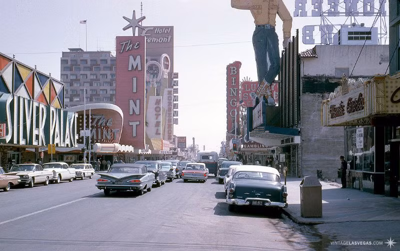 Khu vực trung tâm Las Vegas, 1962. Ảnh: Vintag.