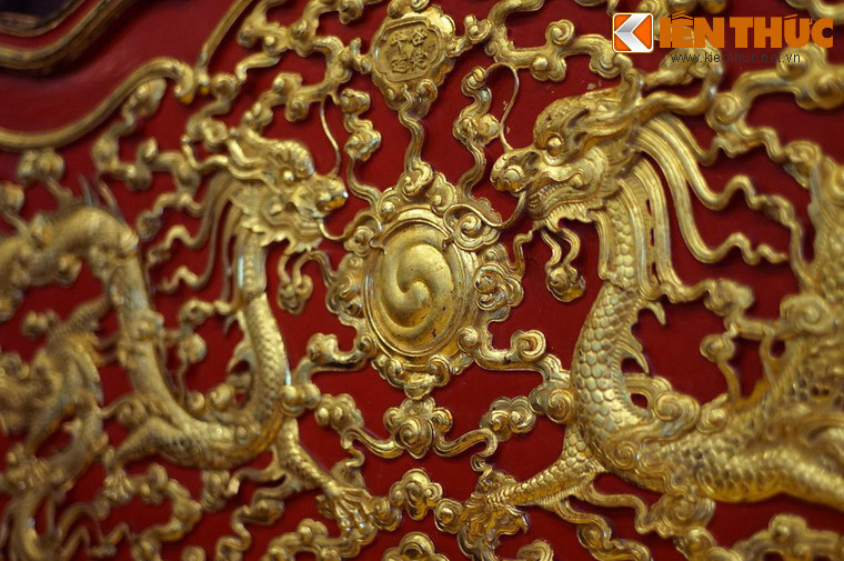 Được tạo tác bởi những nghệ nhân hàng đầu của cung đình, đây là những tác phẩm điêu khắc hết sức tinh xảo.