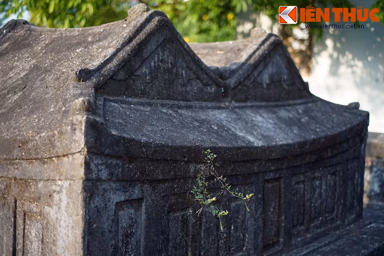 Ngoài các chức tước trên, cụ còn kiêm quản Ty đồ gia, cơ quan quản lý toàn bộ các công xưởng thủ công phục vụ xây dựng cung điện và vật dụng sinh hoạt của hoàng gia.