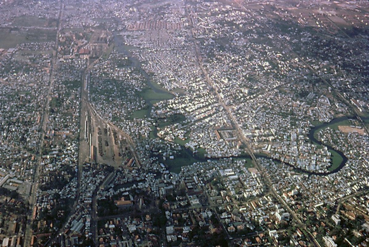 Khu vực quận 3 Sài Gòn, bên trái là ga Hòa Hưng (nay là ga Sài Gòn). Ảnh: Rod O' Dell.