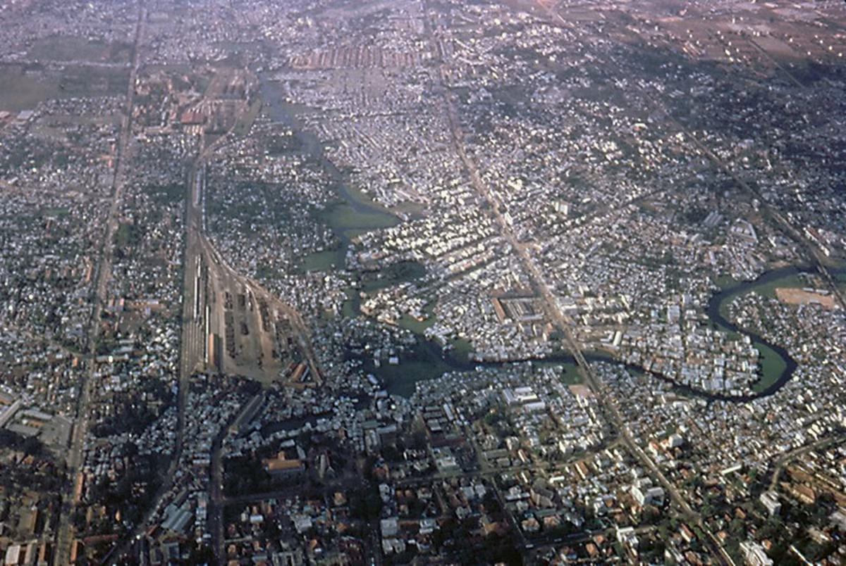 Khu vực quận 3 Sài Gòn, bên trái là ga Hòa Hưng (nay là ga Sài Gòn). Ảnh: Rod O' Dell.