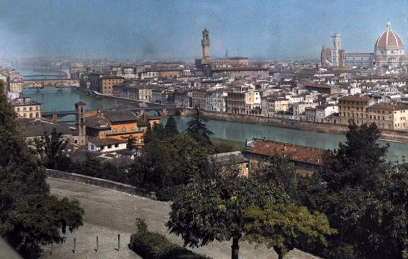 Một cái nhìn trên cao về sông Arno và thành phố Florence thơ mộng, tháng 9/1927. Ảnh: Hans Hildenbrand.