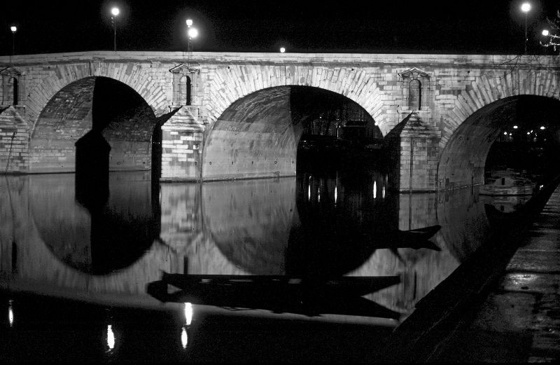 Cầu Marie. Ảnh: JAYL38 Flickr.