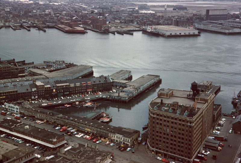 Đại lộ Atlantic và kênh đào Boston nhìn từ trên cao, tháng 3/1961. Ảnh: Dick Leonhardt Flickr.