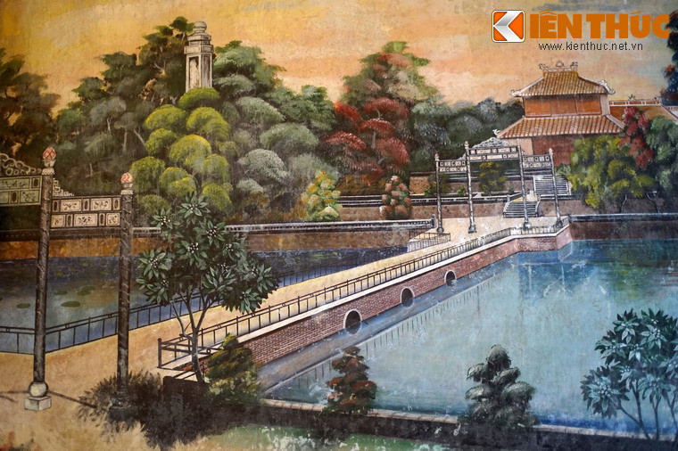 Cả 6 bức tranh này đều tả cảnh thực ở các khu lăng tẩm nên những ai đã đi thăm thực địa rồi sẽ không khó để nhận ra.