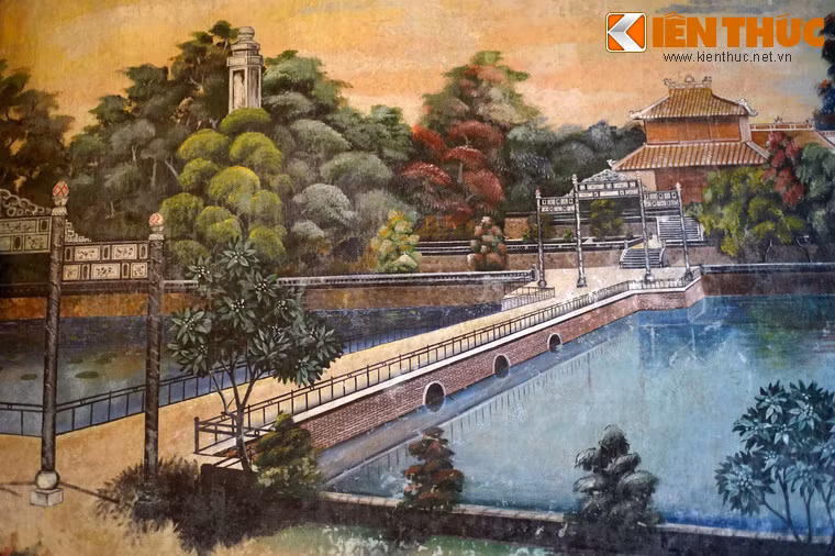 Cả 6 bức tranh này đều tả cảnh thực ở các khu lăng tẩm nên những ai đã đi thăm thực địa rồi sẽ không khó để nhận ra.